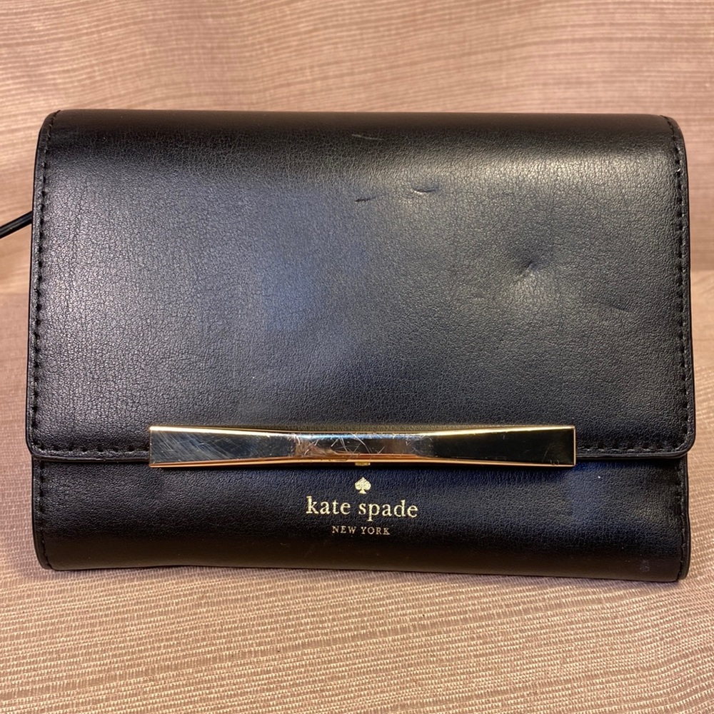 Kate Spade leather wallet almost NEW if ever used